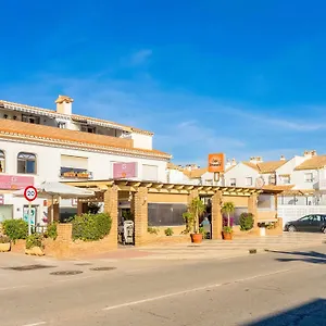 Apartamento En La Playa Con Patio Privado, Rincón de la Victoria
